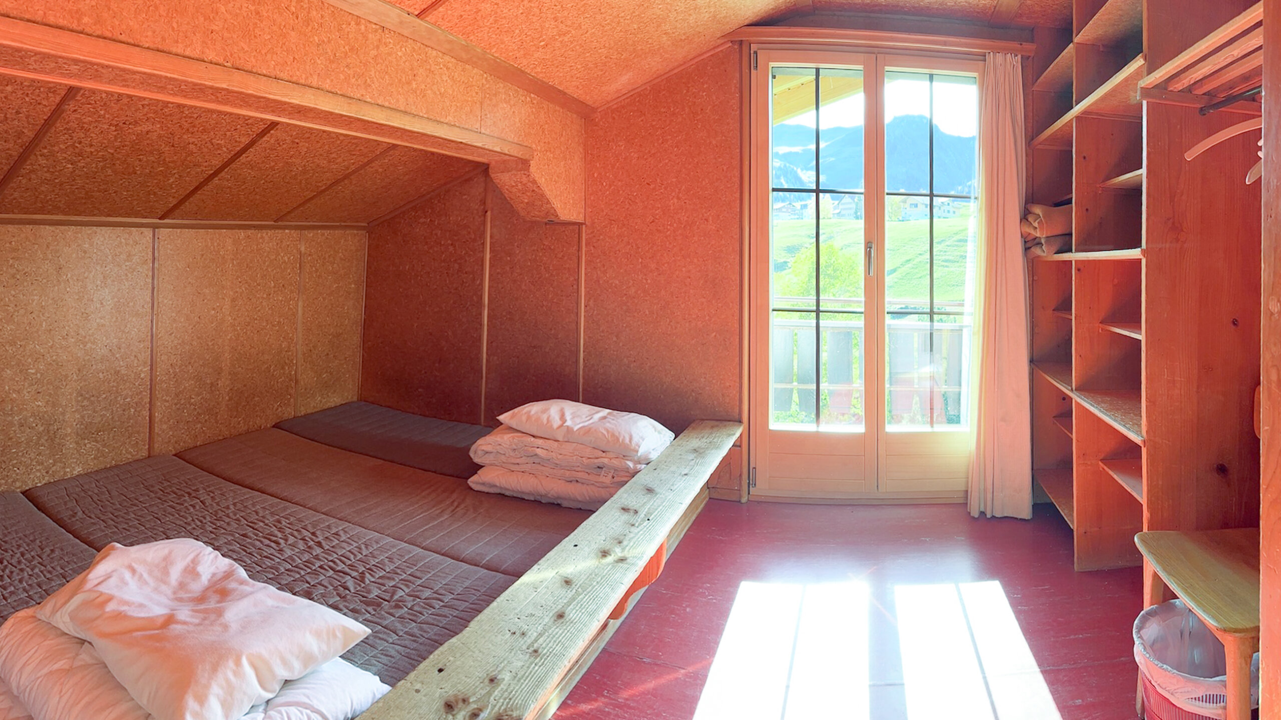 Blick in ein Zimmer.